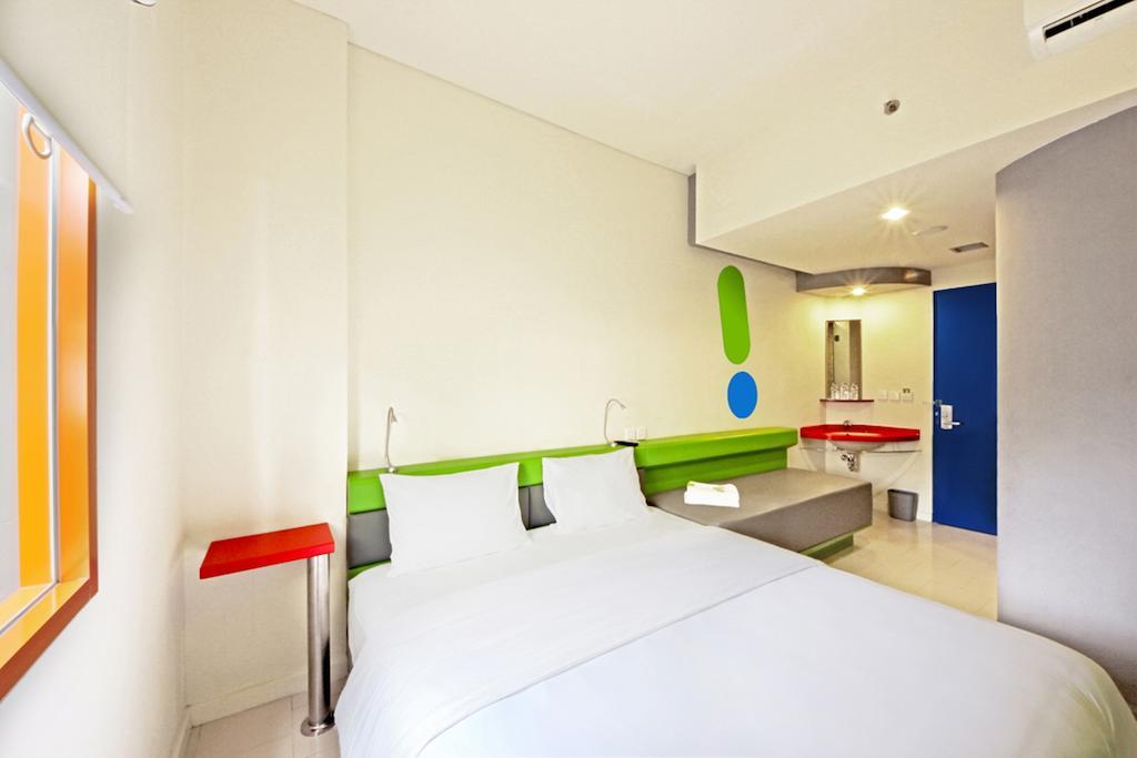 Pop! Hotel Kemang Jakarta Room photo